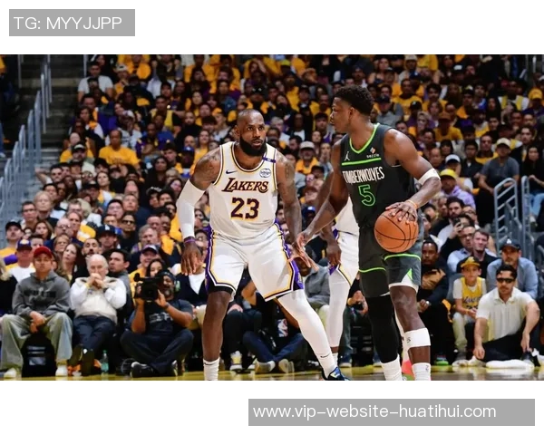 雷霆与湖人季后赛第五场激战回顾与精彩瞬间分析